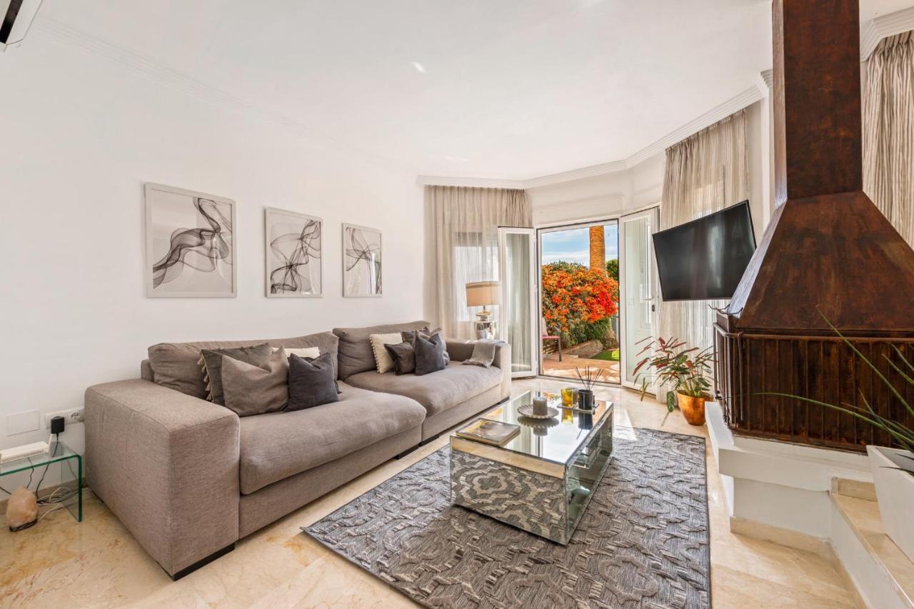 Cozy Townhouse Selwo Βίλα Εστεπόνα Εξωτερικό φωτογραφία